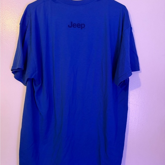 JEEP Gildan Blue and Black Short Sleeve Tees with Graphic Design - Picture 3 of 4